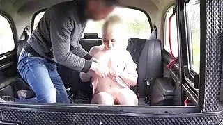 جنسي صغيرتي في سن المراهقة آنا يحصل على لها شقراء كس مارس الجنس شاق