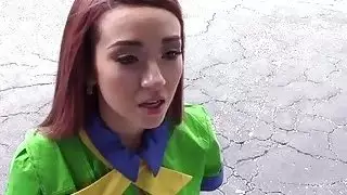جذاب و slutty Kiley Jay يريد أن يبيع كعكها ينتهي ينتهي