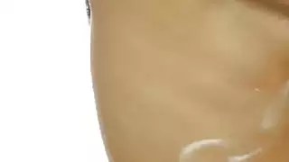 مدلك سلوتي تجعل مساعدها الجديد يفقد عقله