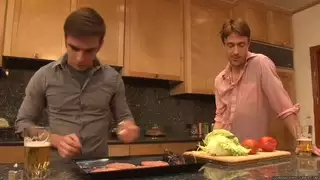 ميشا بروكس وشلالات الهرة في الحب