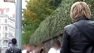 الجمال هو الرجل مع ركوب الوحش لها oneeyed