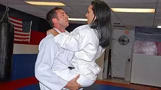 مناورات سخيف