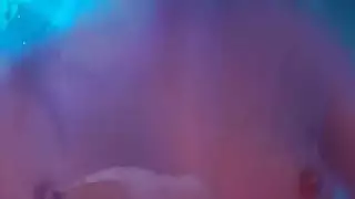 شقراء فينا يحب أن يتم حفره بجد في مؤخرتها