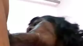 الغش الأسود preggo يرفع الساق ويحصل على كس مشعر اخترقت عميق