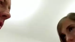 امرأة سمراء رائعتين حصلت البرية بينما كان يركب ديك