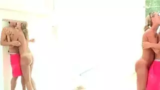 شاركت ناتاليا ستار على الديك الثابت مع stepmom براندي الحب