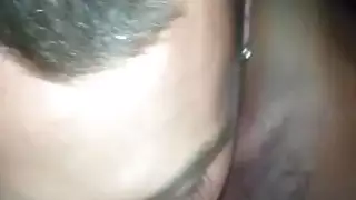 قبل أن أحفر ابنتي أنا دائما أكل بوسها