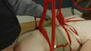إلى كثير من حبل وجذابة BDSM منحنى الجنس