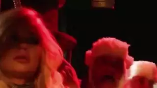 Barbarella ana أكسل براون يأكل الديك من هذا الوحش.