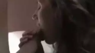 رائع امرأة سمراء الساخنة يسخن المتأنق مع اللسان لكونه مارس الجنس الكلب