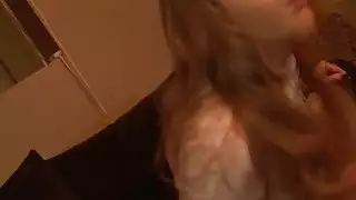 يأتي حلم أحمر كبير جبهة تحرير مورو الإسلامية للتحقق من المنزل ويحصل gangbanged بواسطة ترصيع سوداء