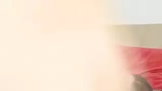 صب الإباحية الساخنة على الأريكة