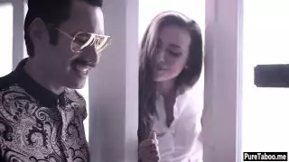 سادي الاشتراكي خشن حطم خائف نردي في سن المراهقة