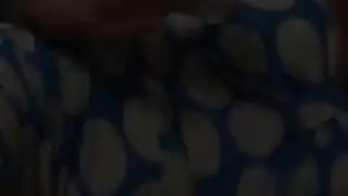 امرأة سمراء مفلس يجعل الديك تختفي