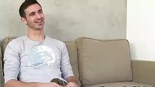 الرجل الانفجارات وكيل الإناث في جوارب