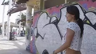قصف وتدمير كس Franceskas وضيق الأحمق