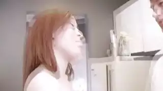 جانين يقذف رجل كبير السن