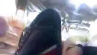 فتاة عربية تومض لها الثدي