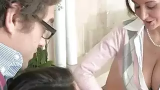 Dillion Harper و Ava Addams جلسة الثلاثي قرنية