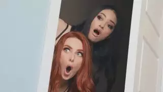 ربيبة لاسي و BFF نظرة خاطفة على دادي تشارلز!