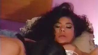 عرقي مثليه الاباحية أساطير أليكا ريو وميمي مياجي يستمتعان بتناول كل كس آخر