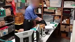 LP ضابط اللعنة Shaine Blairs كس كرات عميق