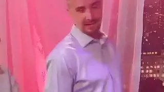 شقية فالنتينا نابى تعشر كيان لي في غرفة لكبار الشخصيات