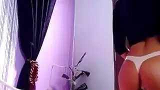 المراهق الساخن لديه قصة ترويها