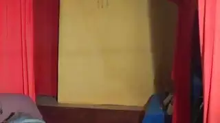 فرخ غنيمة كبيرة يلهون في الكواليس