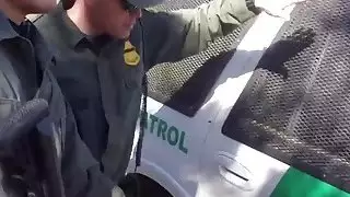 اتينا مثير يئن في لغتها يقول ضابط بي بي سي للحفاظ على ضجيجا لها من الصعب