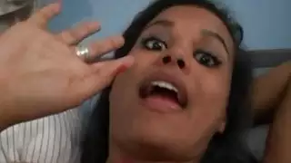 Dykes لديهم متعة كبيرة اللعب مع قضبان اصطناعية