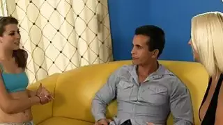 مذهلة الكلبات القديمة والشباب لزوج واحد محظوظ