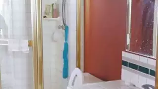 العم يكي يظهر ستايسي كيف ينبغي حقا أن تعامل المرأة مثلها