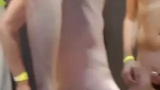 الحلو في سن المراهقة في تحول جنسى البرية