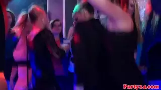هواة partybabe ركوب الديك الأسود