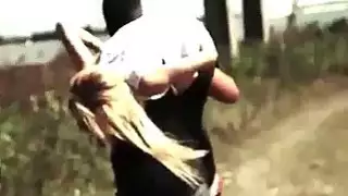 شقراء teenie يحصل صدم الثابت