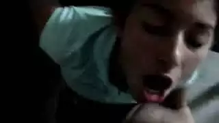 صديقة الآسيوية إعطاء اللسان صديقها حريصة