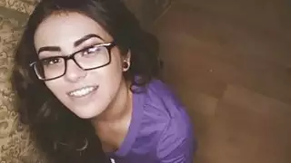 تجلب أمينة فكرة له في الحياة الحقيقية