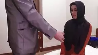 فاتنة العربية الرائعة مع جسد كبير تحصل مارس الجنس مع العاطفة