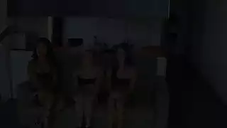 الآلهة الجنس الآهات لأنها تنضم إلى جلسة العربدة المراهقين