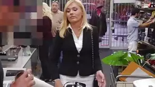قرنية فاتنة سخيف ضخمة من الصعب ديك للحصول على النقد