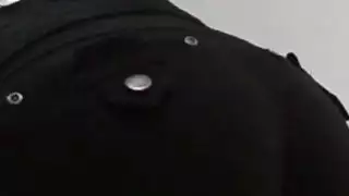 الضرب بالعصا بلدي الفرعية يولاندا بالدموع