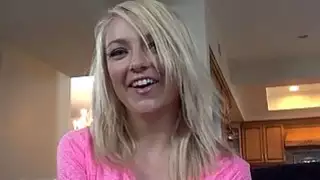 حار شقراء يحصل على الحلق المتشددين مارس الجنس