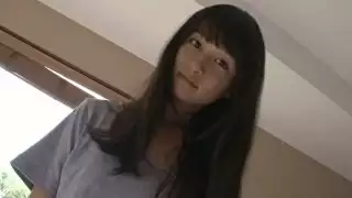 فتاة يابانية حلوة وساخنة Okada Robin تزحف على السرير