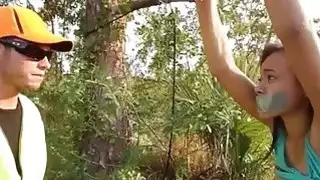 سليم قصفت أدريان مايا deepthroats و كس في الغابة