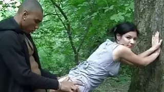 الفتيات نظرة خاطفة أول الجنس الحقيقي في الهواء الطلق