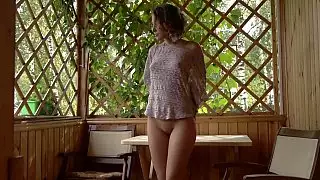 جميلة المنحنية الشباب نيكي يطرح