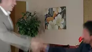 زوجة ناضجة كاتي مورغان تغش في حمام المطعم