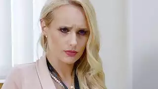 جنسي شقراء ملاك wicky عرض بعيدا لها كبير طبيعي الثدي