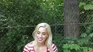 Cutie الهاوي شقراء Eurobabe ومضات لها الثدي و مارس الجنس